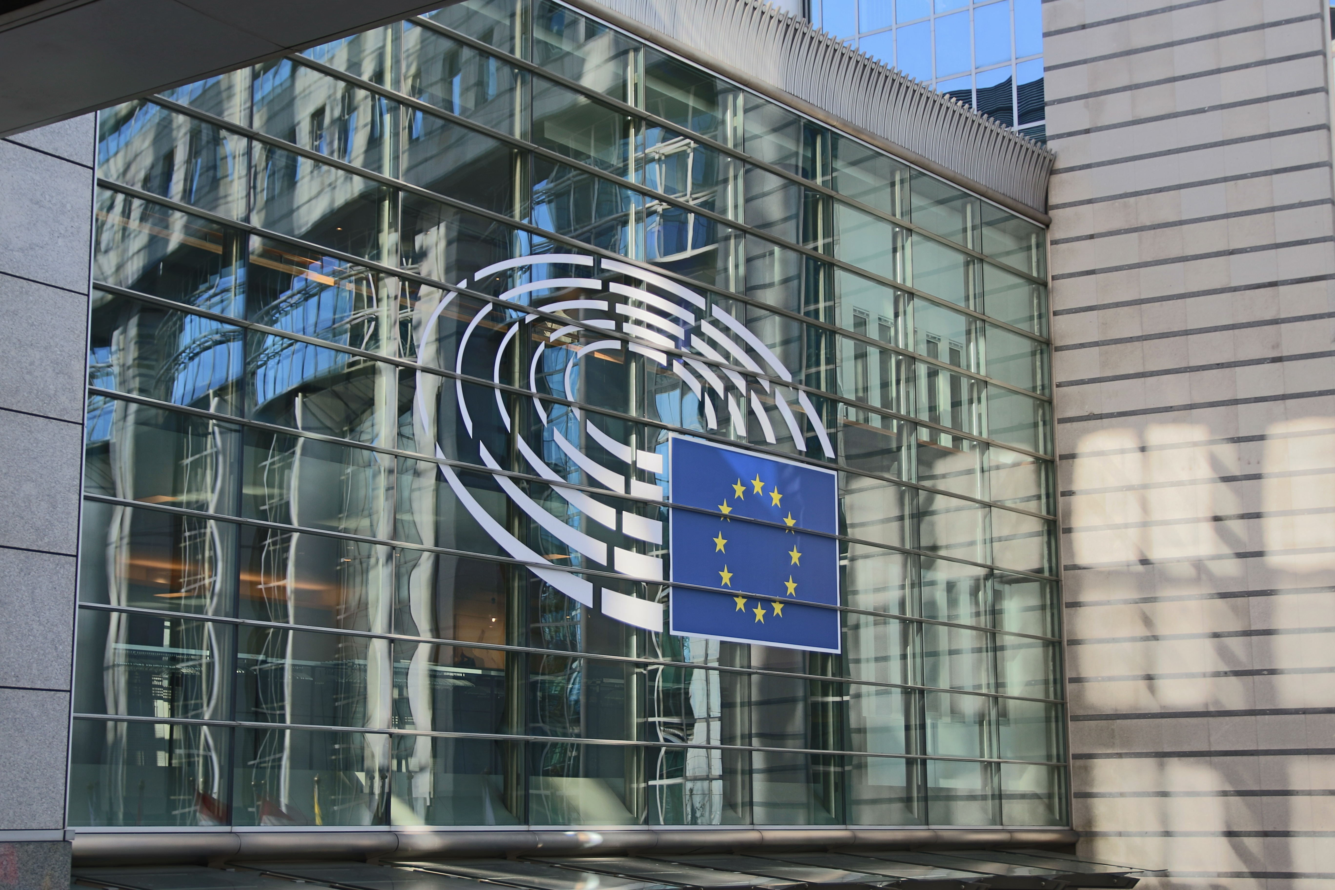 Der Digital Market Act (DMA) - eine europäische Gesetzgebung, die im Europäischen Parlament diskutiert wird; hier das Paul-Henri-Spaak-Gebäude